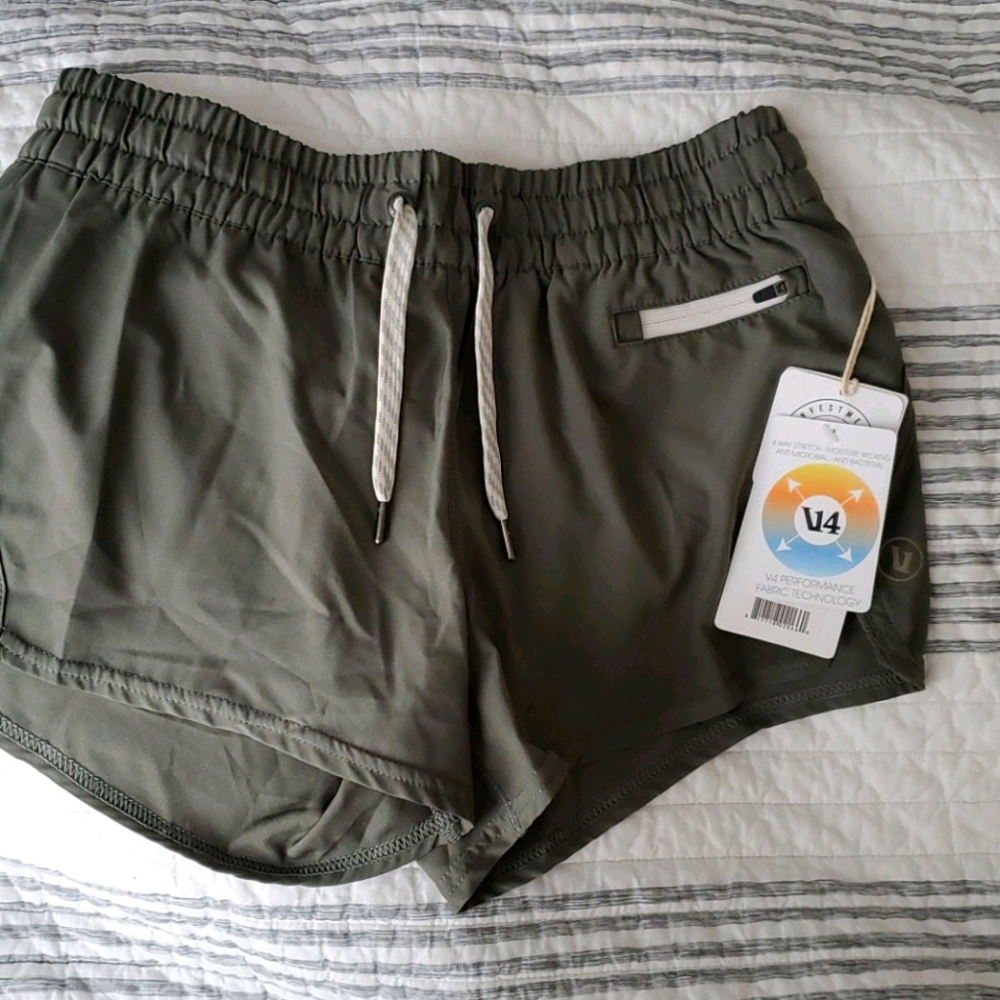 Vuori Clementine Shorts NWT